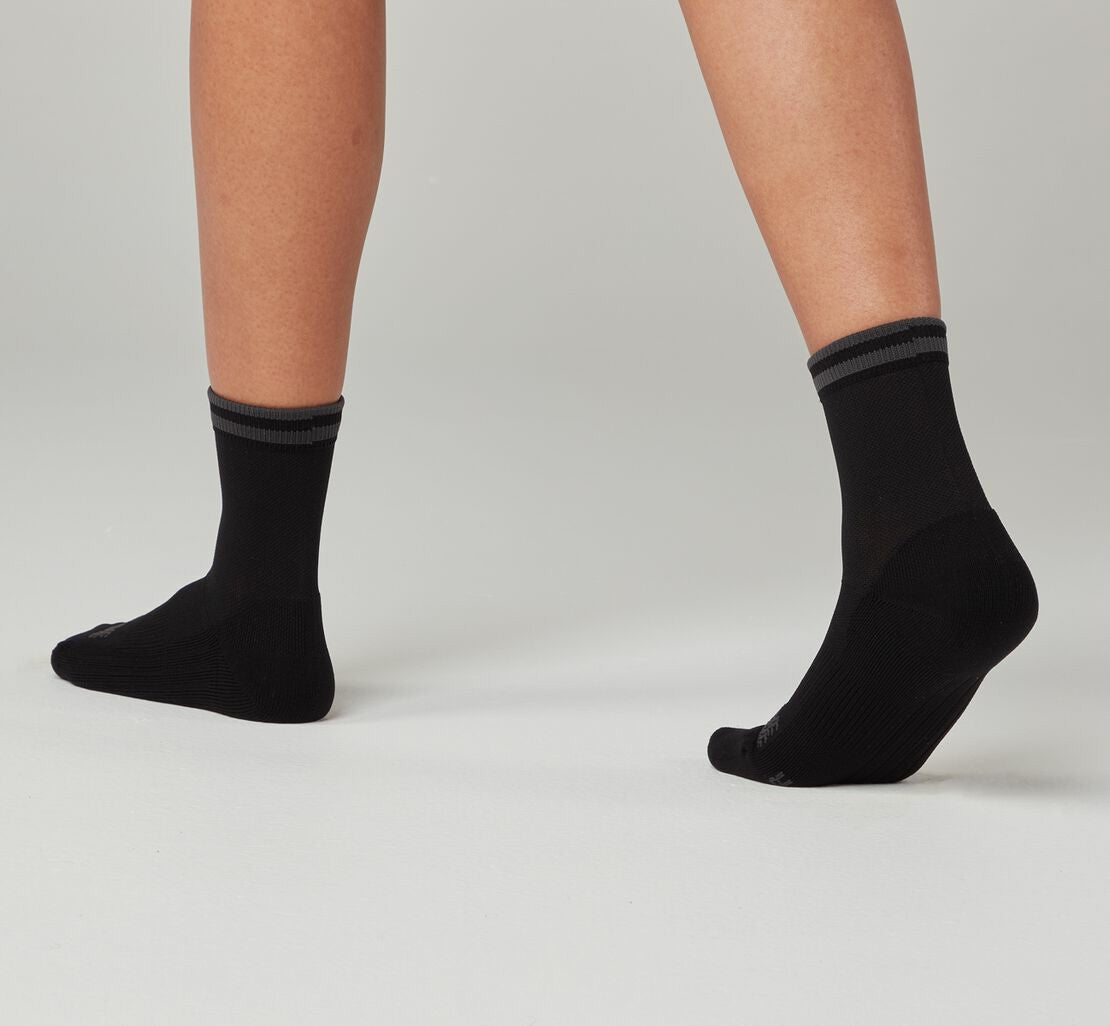 HOKA Black - All Gender Performance Crew Sock