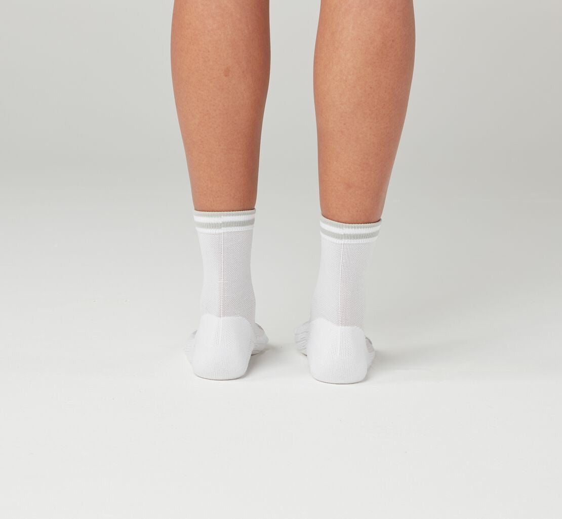 HOKA White - All Gender Performance Crew Sock