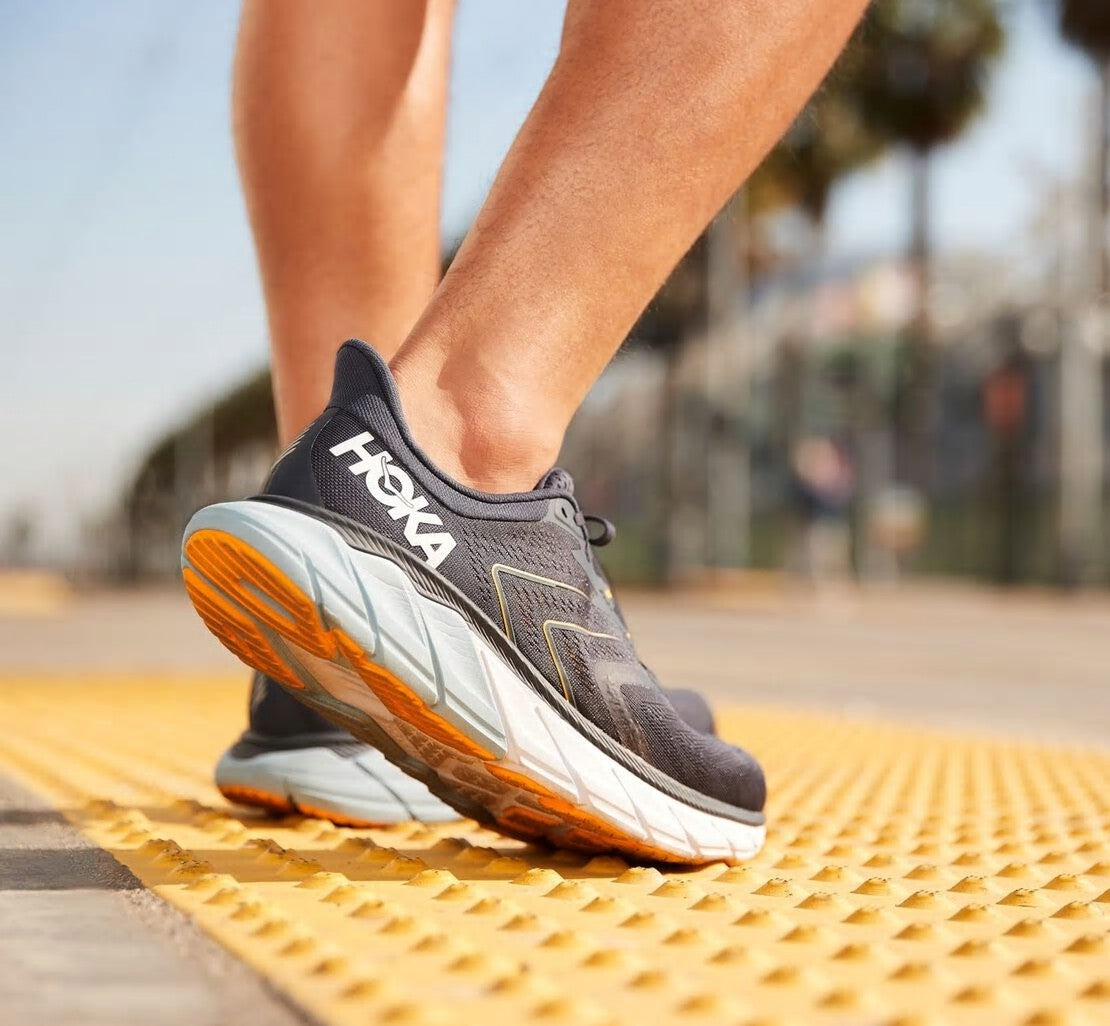 HOKA Ombre Blue / Blue Fog - Men's Arahi 5