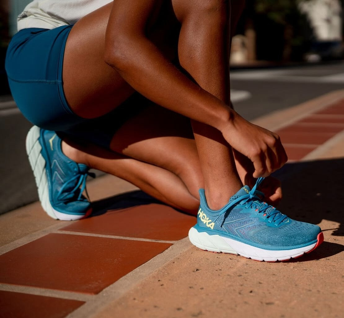 HOKA Mosaic Blue / Luminary Green - Women's Arahi 5